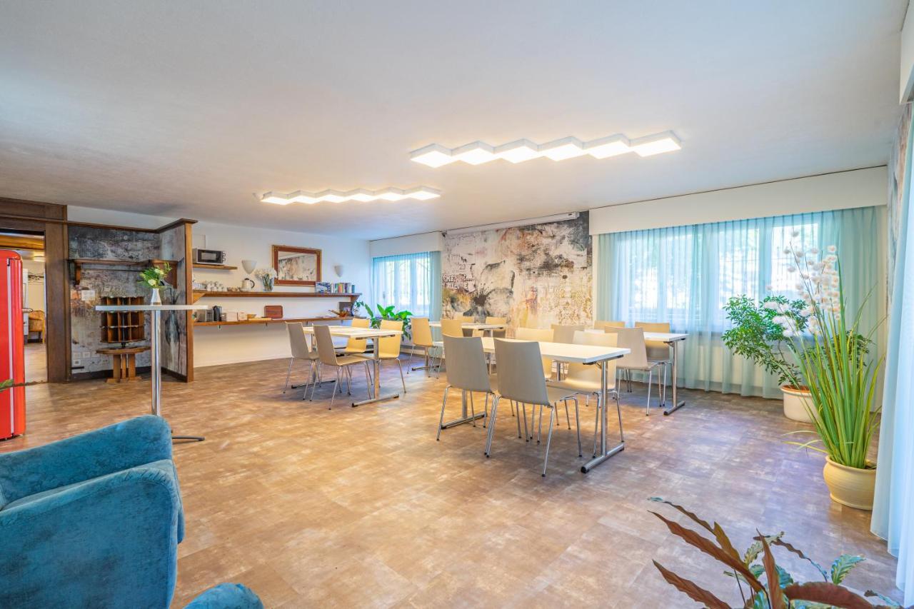 Schlosshotel - Self Check-In Hotel Бриг Екстериор снимка