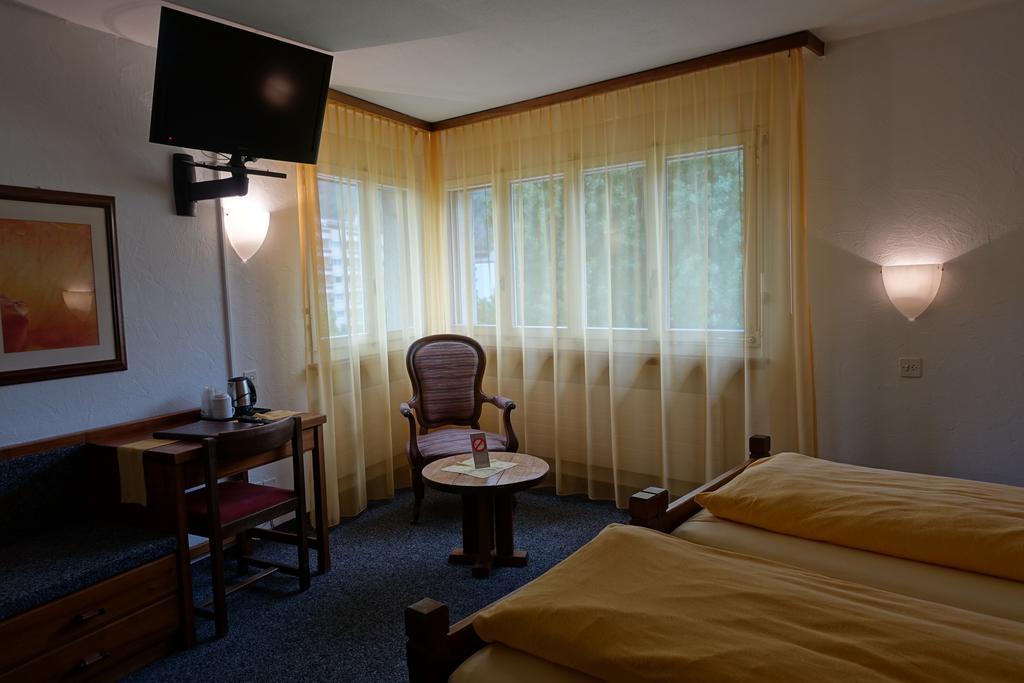 Schlosshotel - Self Check-In Hotel Бриг Екстериор снимка