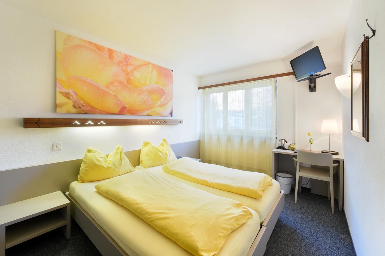 Schlosshotel - Self Check-In Hotel Бриг Екстериор снимка