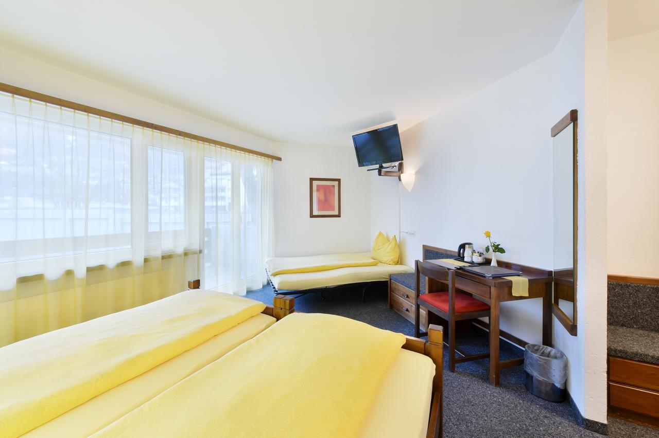 Schlosshotel - Self Check-In Hotel Бриг Екстериор снимка