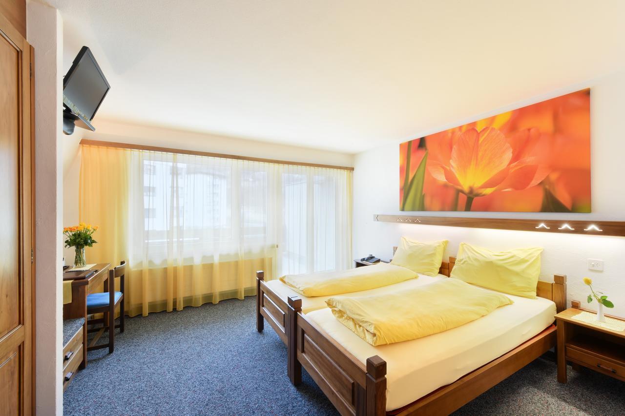 Schlosshotel - Self Check-In Hotel Бриг Екстериор снимка